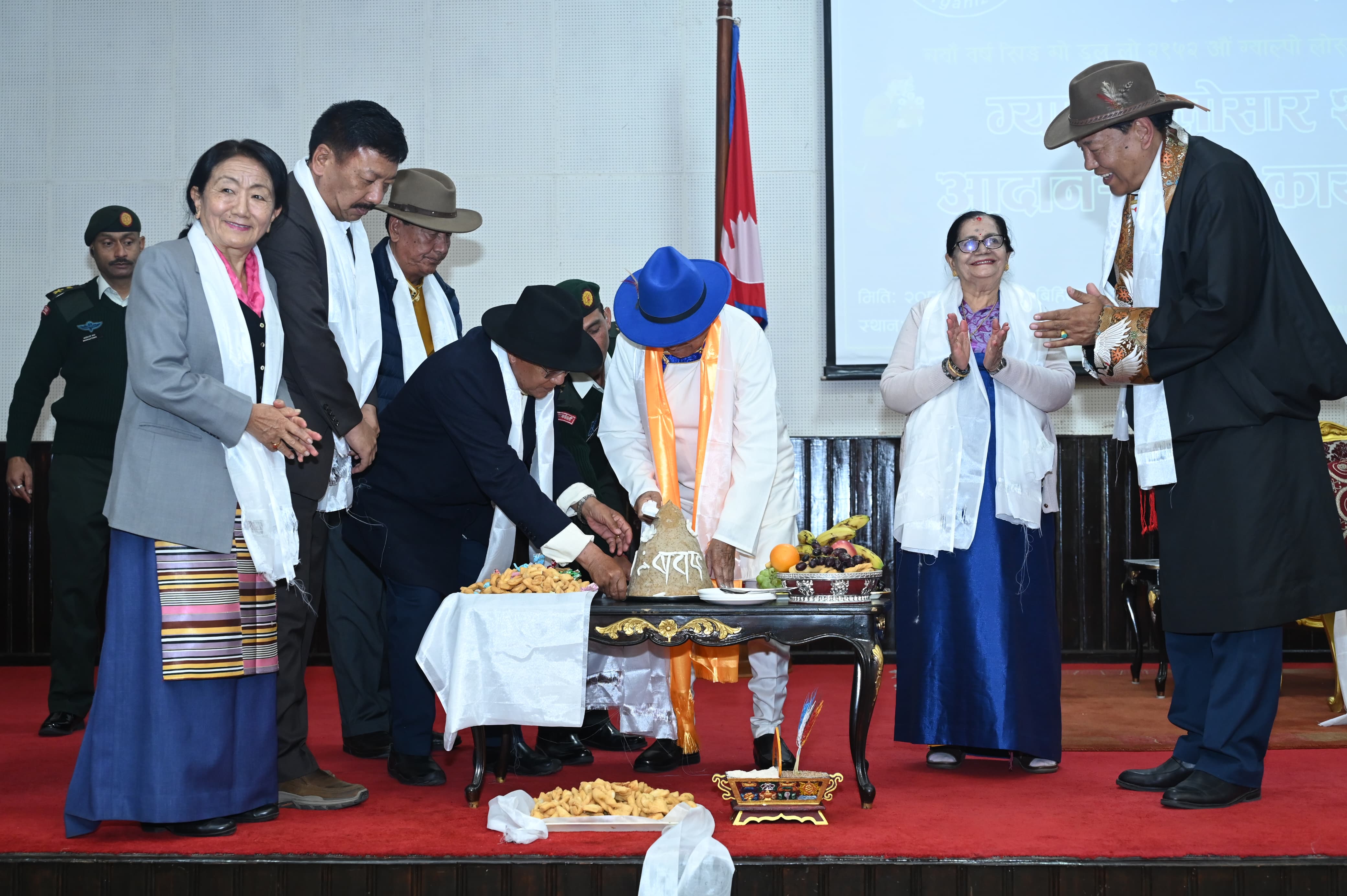शेर्पा परिकार काटेर राष्ट्रपतिबाट ग्याल्पो लोसारको शुभारम्भ