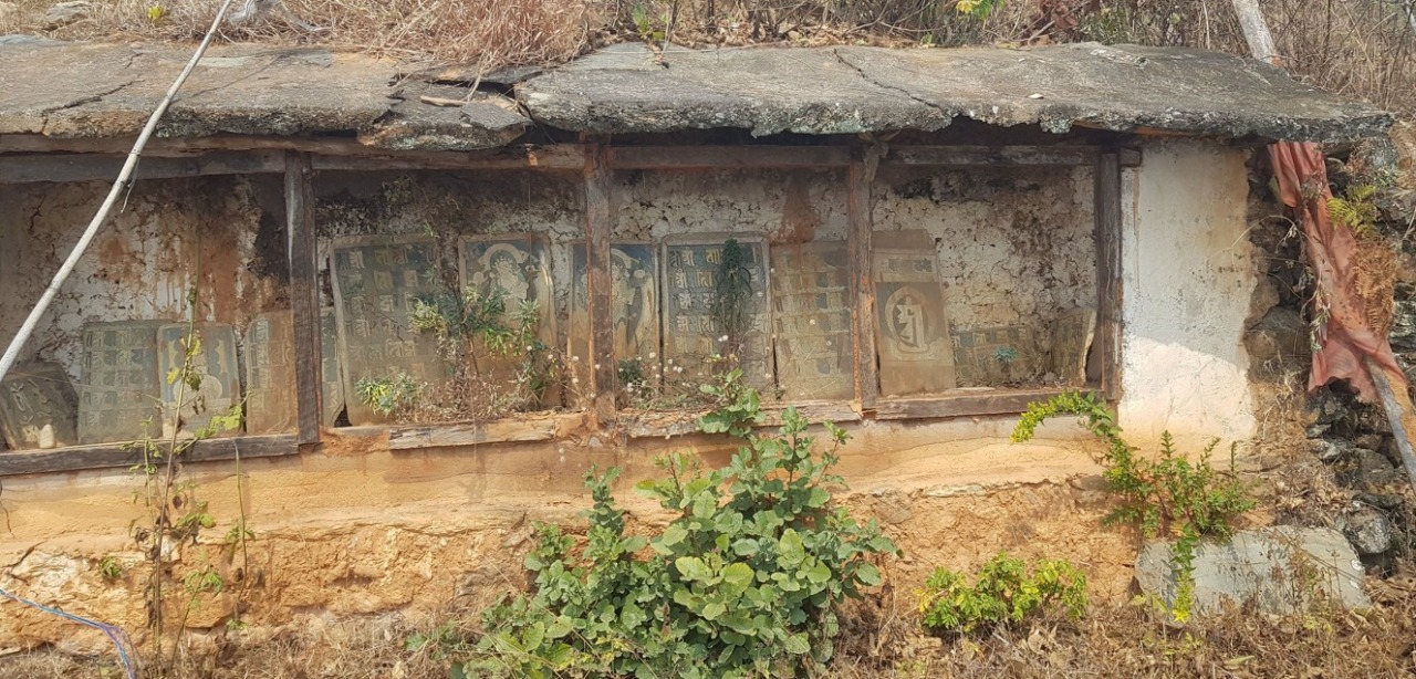 खाली हुँदै गाउँ, नष्ट हुँदै प्राचीन सांस्कृतिक सम्पदाहरू