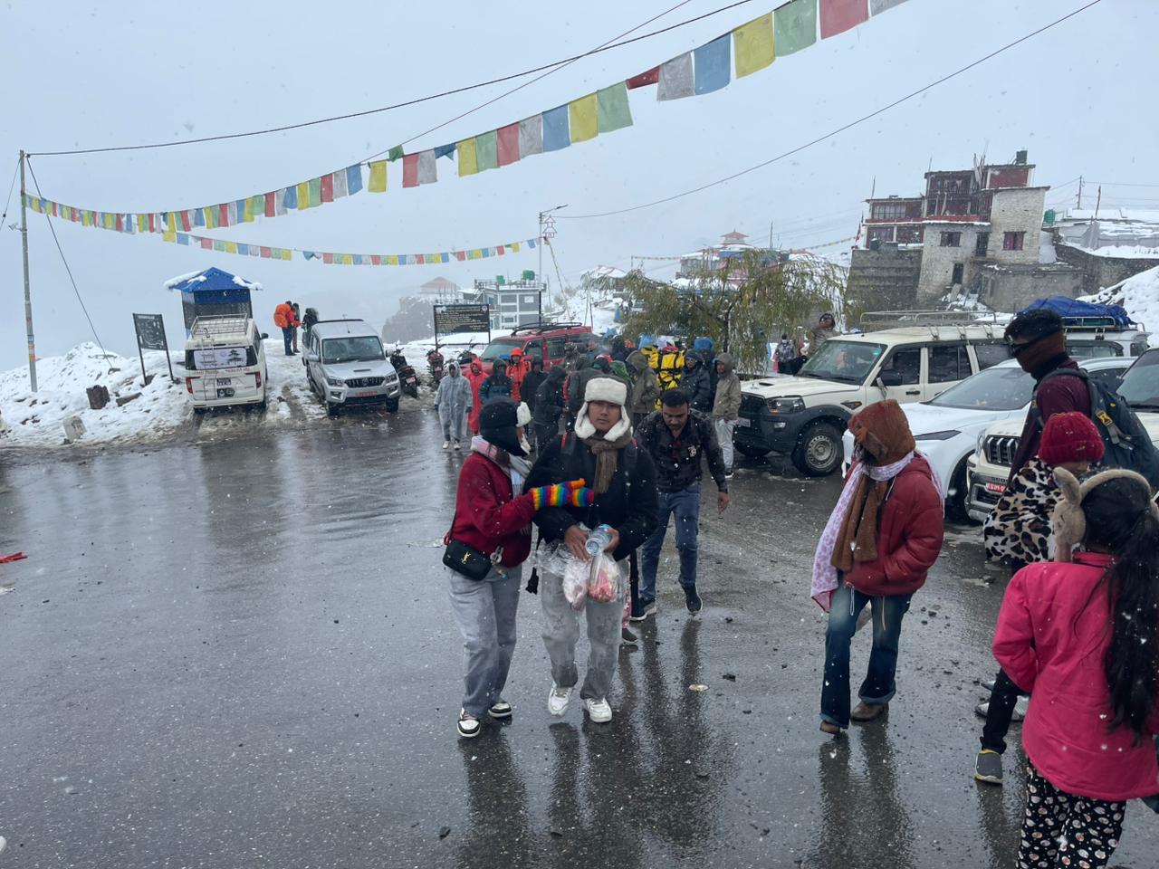 मुस्ताङमा भारी हिमपात, जनजिवन प्रभावित