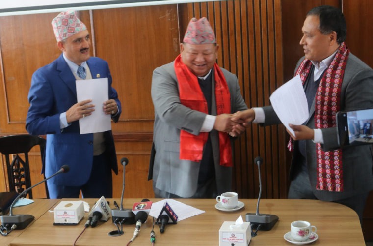प्राधिकरणका कर्मचारी र सामान नेपाल एयरलाइन्सले बोक्ने सम्झौतामा हस्ताक्षर
