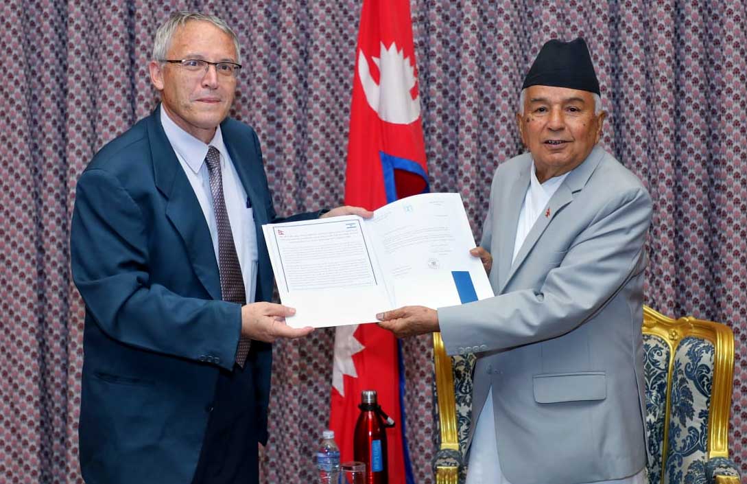 इजरायलद्वारा बिपीको दुर्लभ भाषण राष्ट्रपतिलाई उपहार