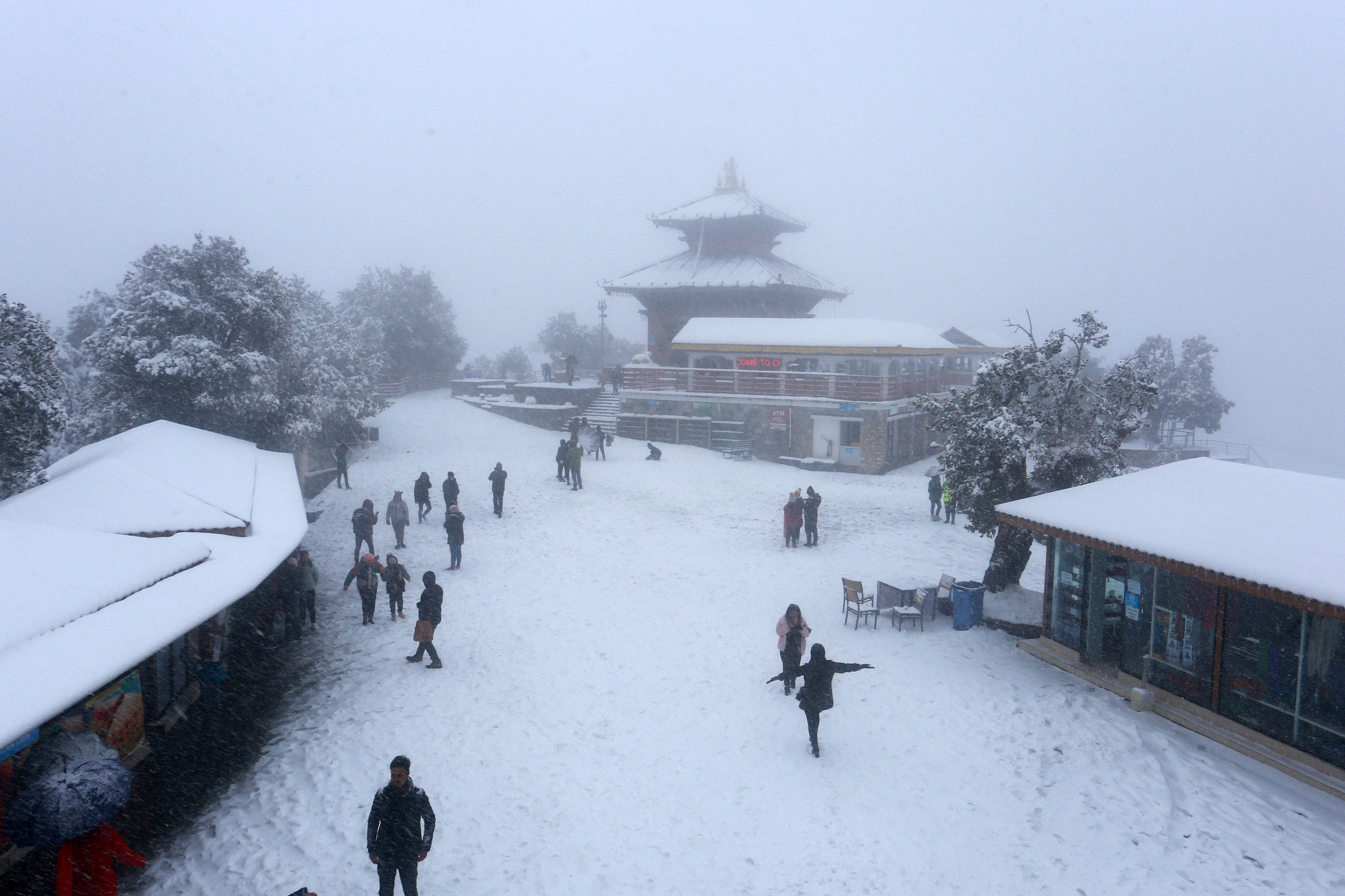 Pro_Ktm_Snowfall_Chandragiri(8) (1)