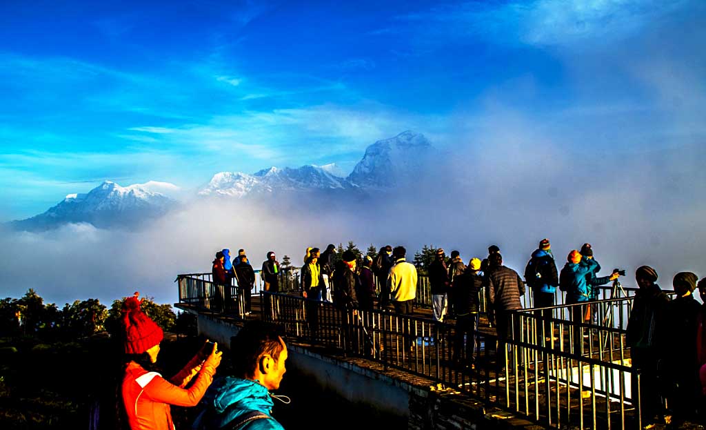 पुनहिलमा पर्यटकको भीड