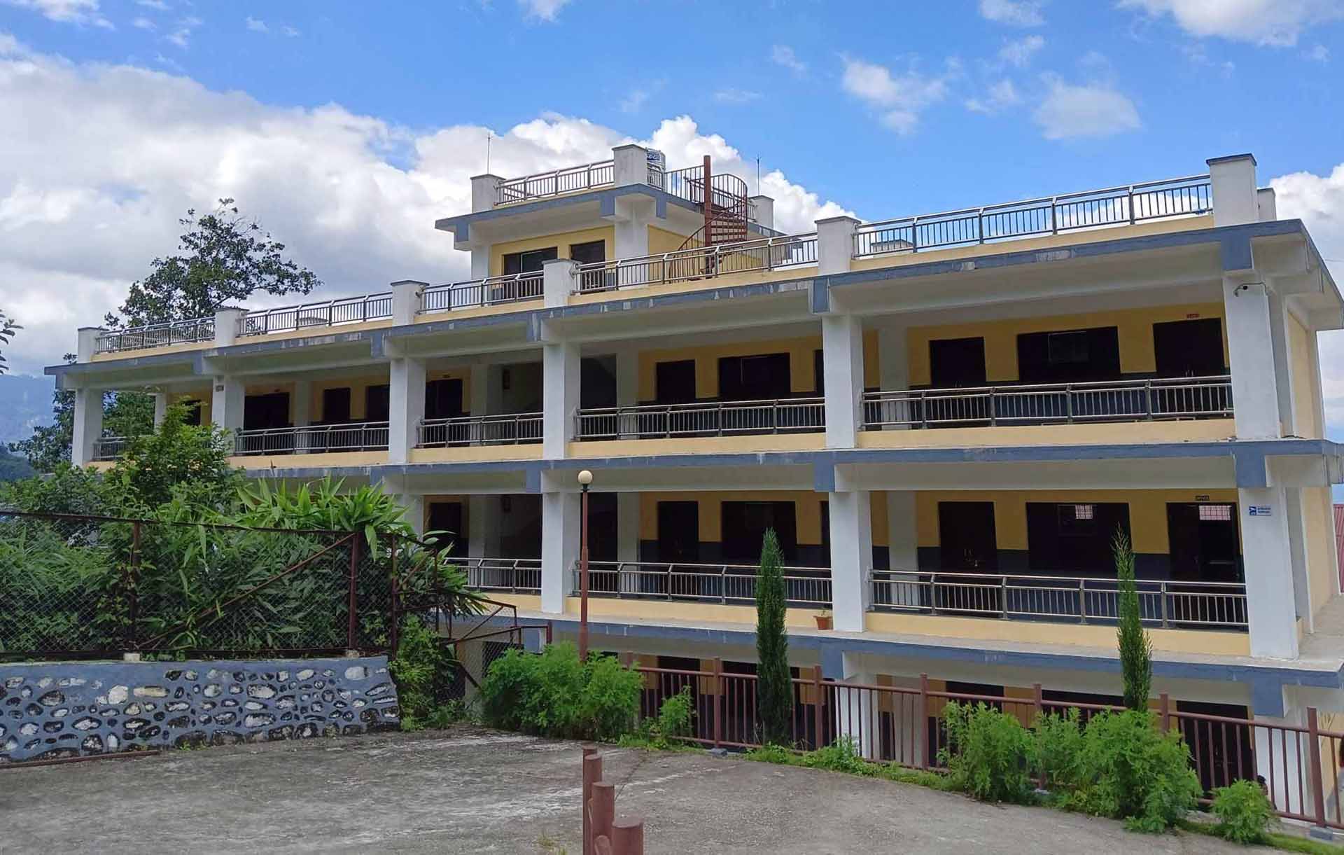 गाउँ–गाउँमा सुविधा सम्पन्न विद्यालय, विद्यार्थी भने घट्दै