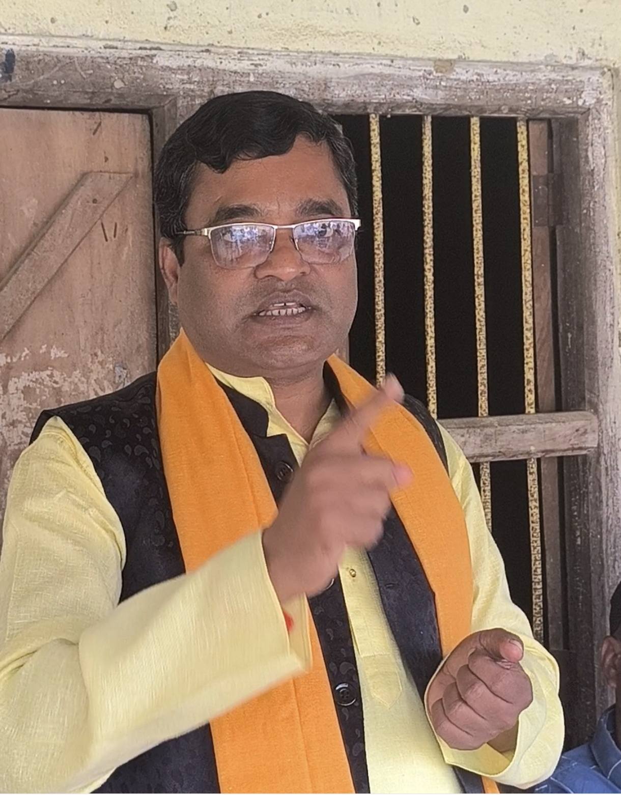 सुकुम्बासी समस्यमा देशकै भूगोल समेटिनुपर्छ : सचिव साह