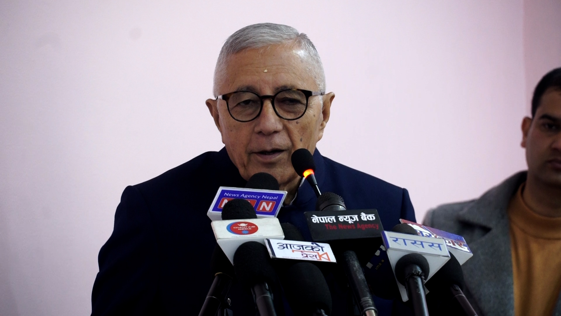 सामाजिक संजाल सम्बन्धि विधेयक जस्ताको त्यस्तै पारित गर्न मिल्दैन् – डा. कोइराला