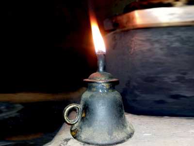 चितवनका बासिन्दा अझै पनि टुकी बत्तीको भरमा