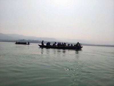 पर्यटक आकर्षित गर्न नारायणीमा डुङ्गा सफारी