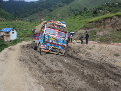 राष्ट्रिय सडक सञ्जालमा जोडिएको १४ वर्ष बितेपनि मुगुमा सडक कालोपत्रे हुन सकेन