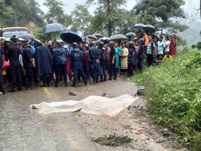 धादिङको मजुवामा ट्रकको ठक्करबाट दुई बालकको मृत्यु