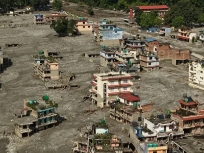 भोटेकोशीको पानी घट्यो, जोखिम घटेन : साना नदीमा आकस्मिक बाढीको चेतावनी