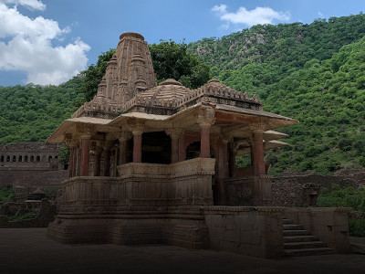दिनमा शान्त, रातमा डरलाग्दो रहस्यमय ठाउँ भानगढ