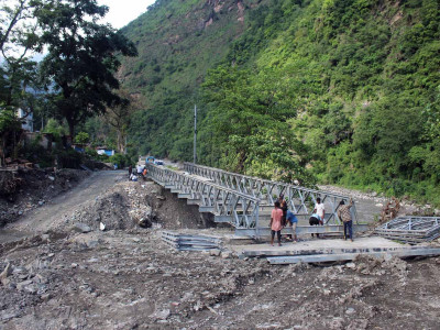 दुई हप्तामै जडान भयो भुरुङ्गखोलामा बेलीब्रिज