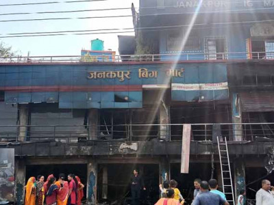 ‘२५ वर्षको लगानी क्षणभरमै खरानी’