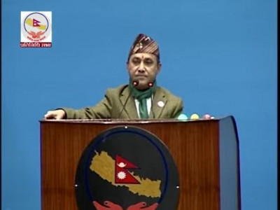 दर्शकदीर्घाबाट: विश्वप्रकाशको व्यंगमा प्रधानमन्त्री हाँसेपछि...