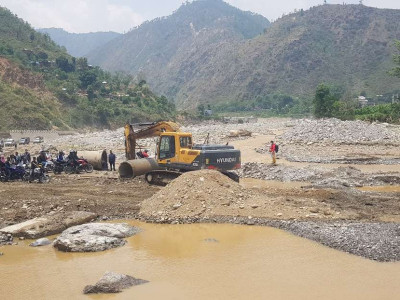बिपी राजमार्गलाई वर्षामा पनि यातायात सुचारु हुनेगरी बनाउने तयारी