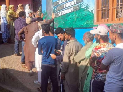 जम्मु–कस्मिरमा विधानसभा निर्वाचनअन्तर्गत पहिलो चरणको मतदान सुरु