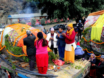 जनकपुर हुँदै अयोध्या लगिँदै देव शिला