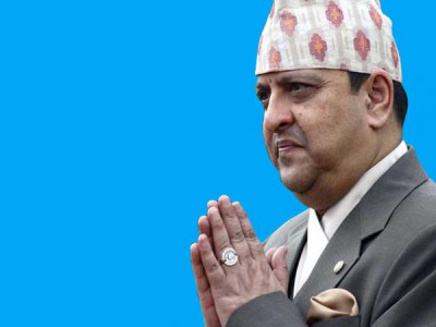 निर्वाचन परिणाम आउँदै गर्दा किन झापा आउन लागे पूर्व राजा?