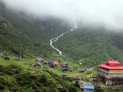 पर्यटकलाई लोभ्याउँदै तोक्पेगोला