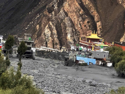 बाढीले पुरिएको डेढ करोड फेला