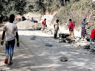 मजदुरलाई कामकै पिरलो, छोएन चुनावले