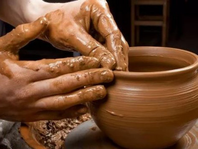 माटोका भाँडा नबिक्दा पेसा सङ्कटमा