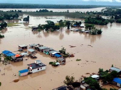 देशभर अविरल वर्षा: तटीय क्षेत्रमा खतरा बढ्दै गएकाले सतर्क रहन मौसम विभागले सूचित गर्यो