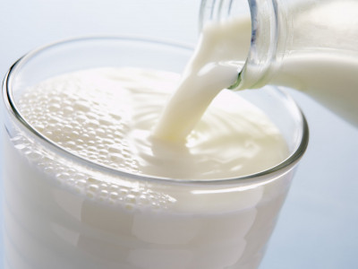 निजी डेरीद्वारा दूधको प्रतिलिटर दश रुपैयाँ मूल्य बृद्धि