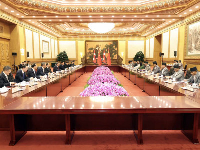 प्रधानमन्त्रीको चीन भ्रमण :  सुरु भयो उच्चस्तरीय वार्ता