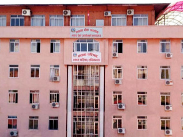 बिचौलिया वकिलसँग सातदिने स्पष्टीकरण, पाँच न्यायाधीशलाई घोक्रेठ्याक