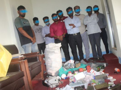 अवैध औषधि पसल सञ्चालक नौ भारतीय पक्राउ