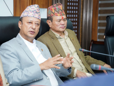 कोहलपुर–सुर्खेत प्रसारण लाइन निर्माणमा ढिलाइबारे मन्त्रीको चासो