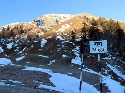 पर्यटकको रोजाइमा चंखेली हिमाल