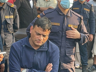 अख्तियारद्वारा पोखरा महानगरको उजुरी हेर्ने अधिकारी २५ हजार घुससहित पक्राउ