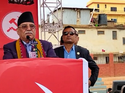 कांग्रेस एमाले आफ्नो बुद्धिले नभई दलाल, बिचौलियाहरुले मिलाइदिएका हुन् : प्रचण्ड