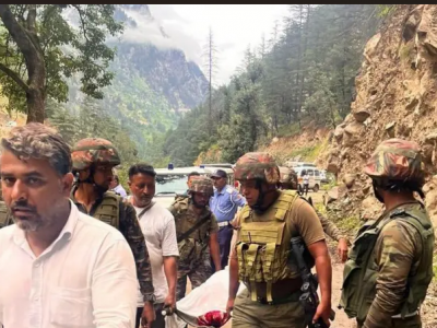 जम्मू–कश्मीरमा ‘क्लाउड ब्रस्ट’ : मृत्यु हुनेको सङ्ख्या ४५ पुग्यो