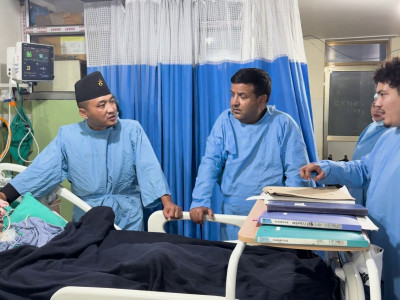 जेनजी घाइते भेट्न गृहमन्त्री गुरुङ पुगे केएमसी अस्पताल