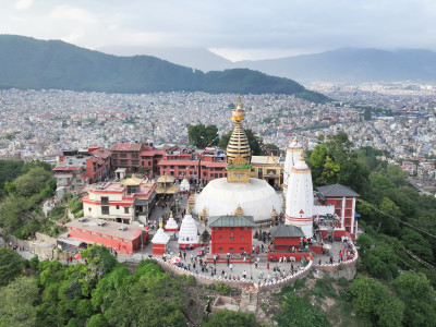 स्वयम्भूनाथको बिहानी दृश्य (तस्विरहरु)