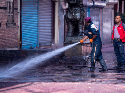 होलीले फोहोर भएको वसन्तपुरमा गरियो सरसफाई (तस्वीरहरु)