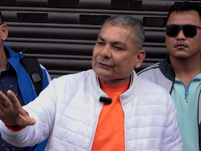 जेनजीसँग वार्ता मिलाउँदा मिलाउँदै प्रधानमन्त्रीको टाईमपास भइरहेको छ : दुर्गा प्रसाईं