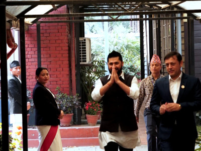 रवि लामिछानेले राखे सांसद पद फुकुवाको माग