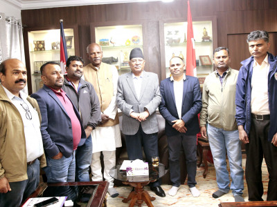 कबाड व्यवसायीका समस्या समझदारीमा हल गर्न अध्यक्ष प्रचण्डको जोड