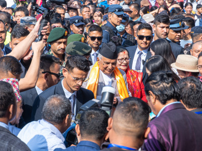 राष्ट्रपति पौडेल दम्पत्ती बौद्धनाथमा, महाचैत्यको परिक्रमा गर्दै अस्तुधातु दर्शन