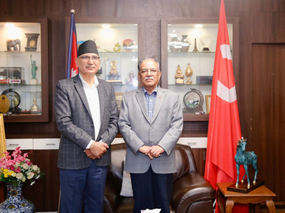 अर्थमन्त्री विष्णु पौडेल र प्रचण्डबीच भेट