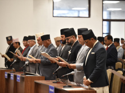 नवनिर्वाचित २७४ जना सांसदले लिए शपथ