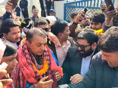 सर्लाही पुगेका गगन थापाको भब्य स्वागत, बारादेखि सर्लाहीसम्म कार्यकर्ताको उत्साह