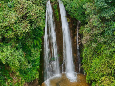 निकै सुन्दर धादिङस्थित तीन छाँगे झरना (तस्बिरहरु)