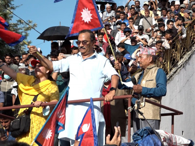 राजावादीहरुले आज माइतीघर क्षेत्रमा प्रदर्शन गर्दै