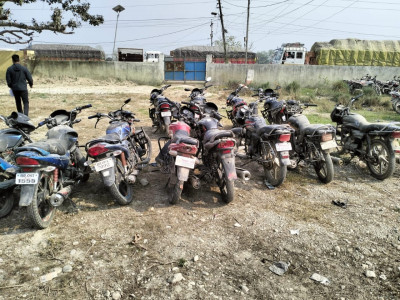 १२ वटा मोटरसाइकल भन्सारमा बुझाइयो